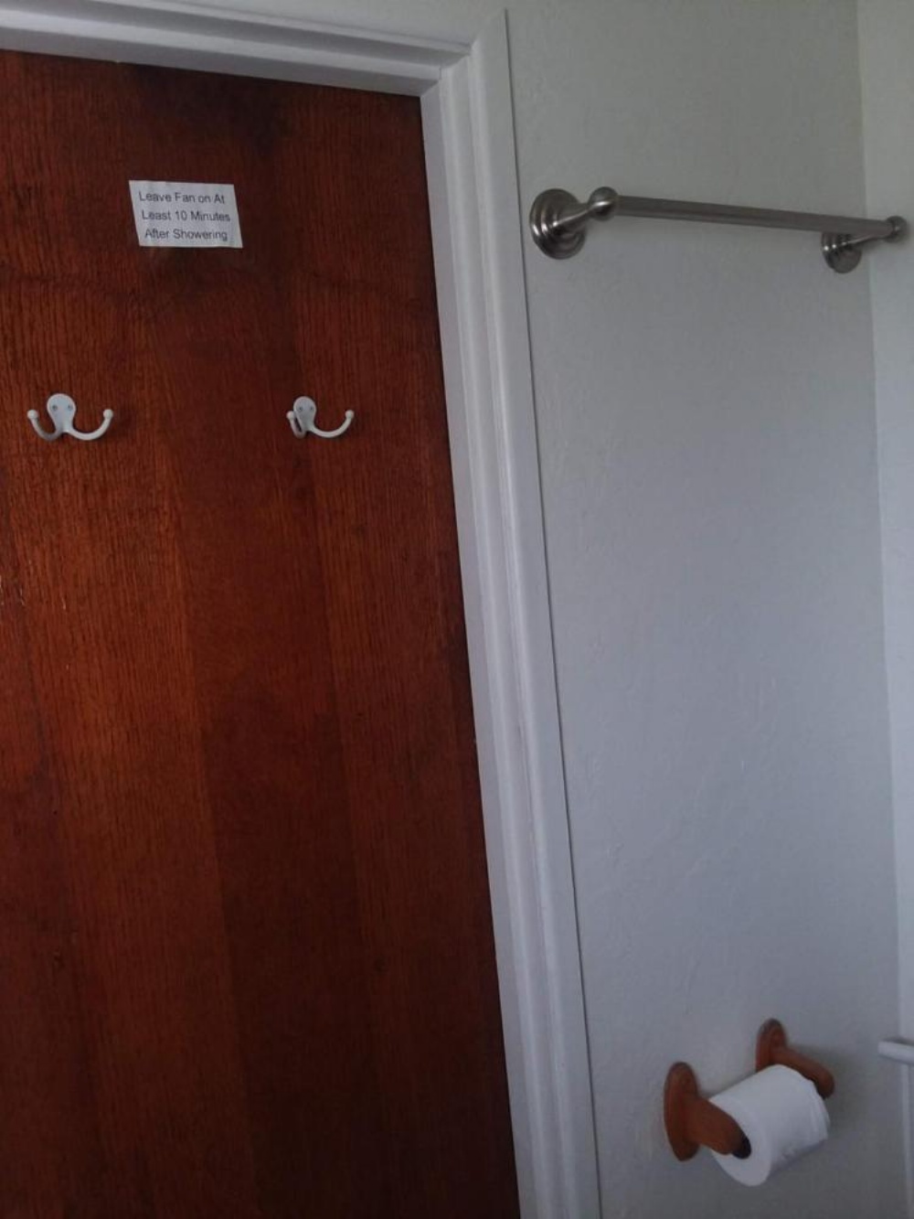 Lakeside Hostel & Guest House