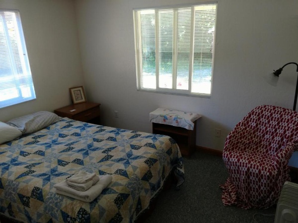 Lakeside Hostel & Guest House image 22