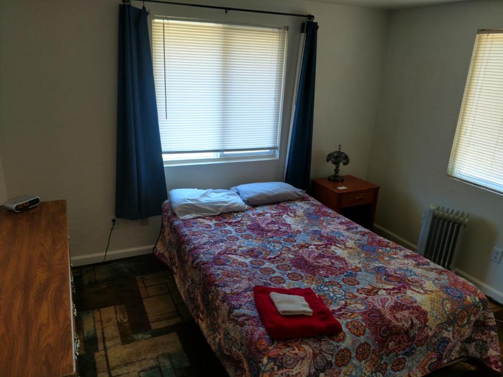 Deluxe Queen Room #1